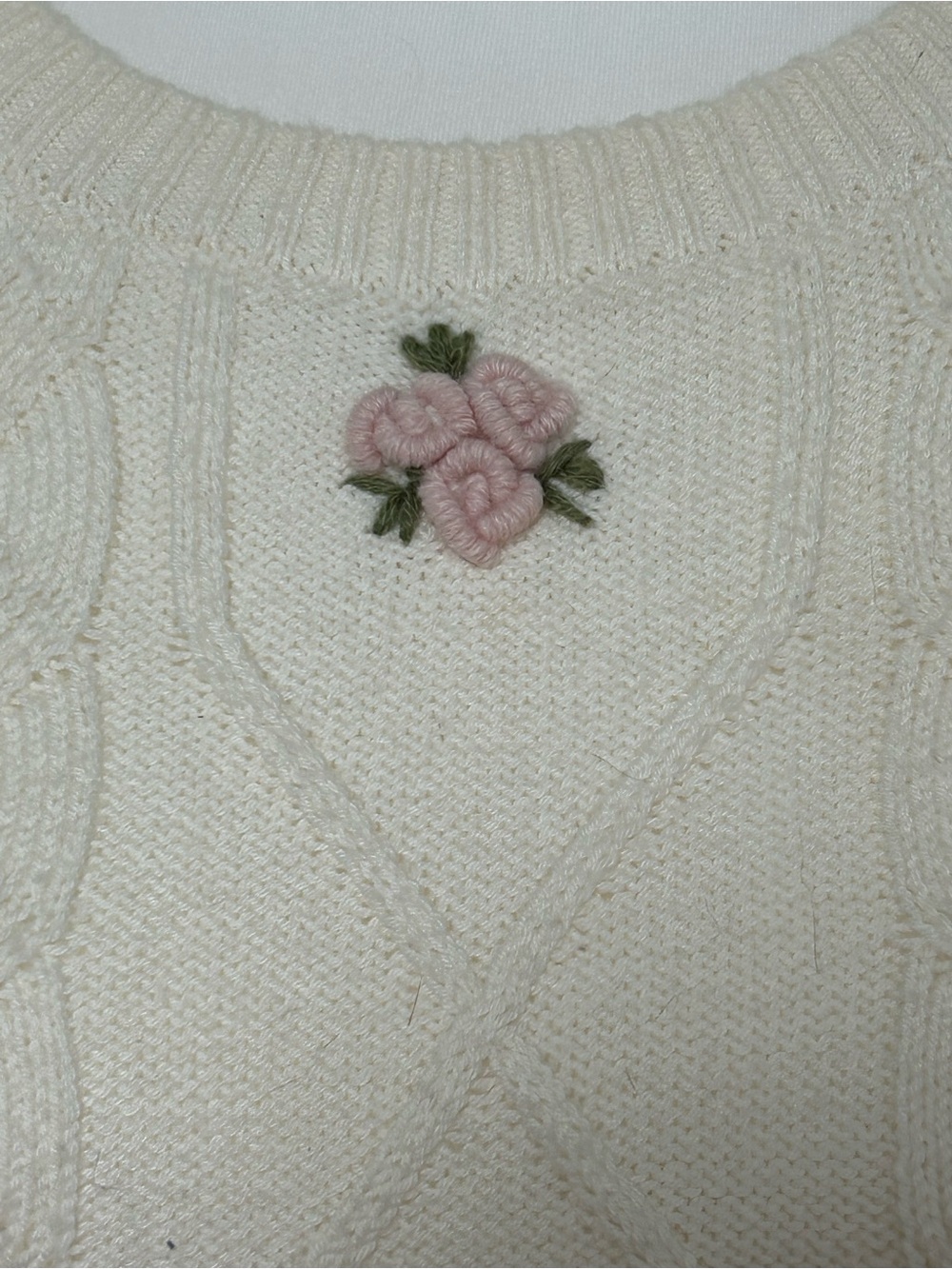 Cream Cable Cotton Knit Sweater with Pink Rose Embroidery L - Picture 2 of 8